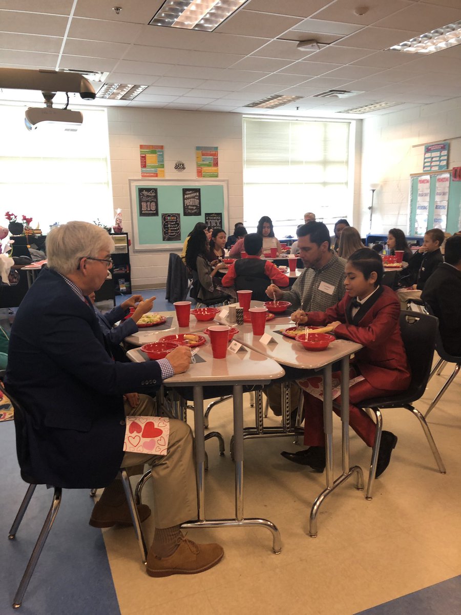 sumler_emma's tweet photo. Another successful Manners Lunch in the books! Thank you to all our wonderful guests! Sumler’s Squad really enjoyed it! #oneccps @BellwoodBulldog https://t.co/uuUAZH40eb