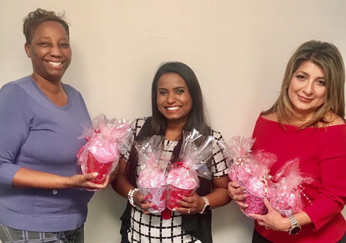 yogi0806's tweet photo. @WIS_ASISNTX we were able to share some love with our friends @nfnlnews...Valentine's Day treats https://t.co/NPN1eByw0t