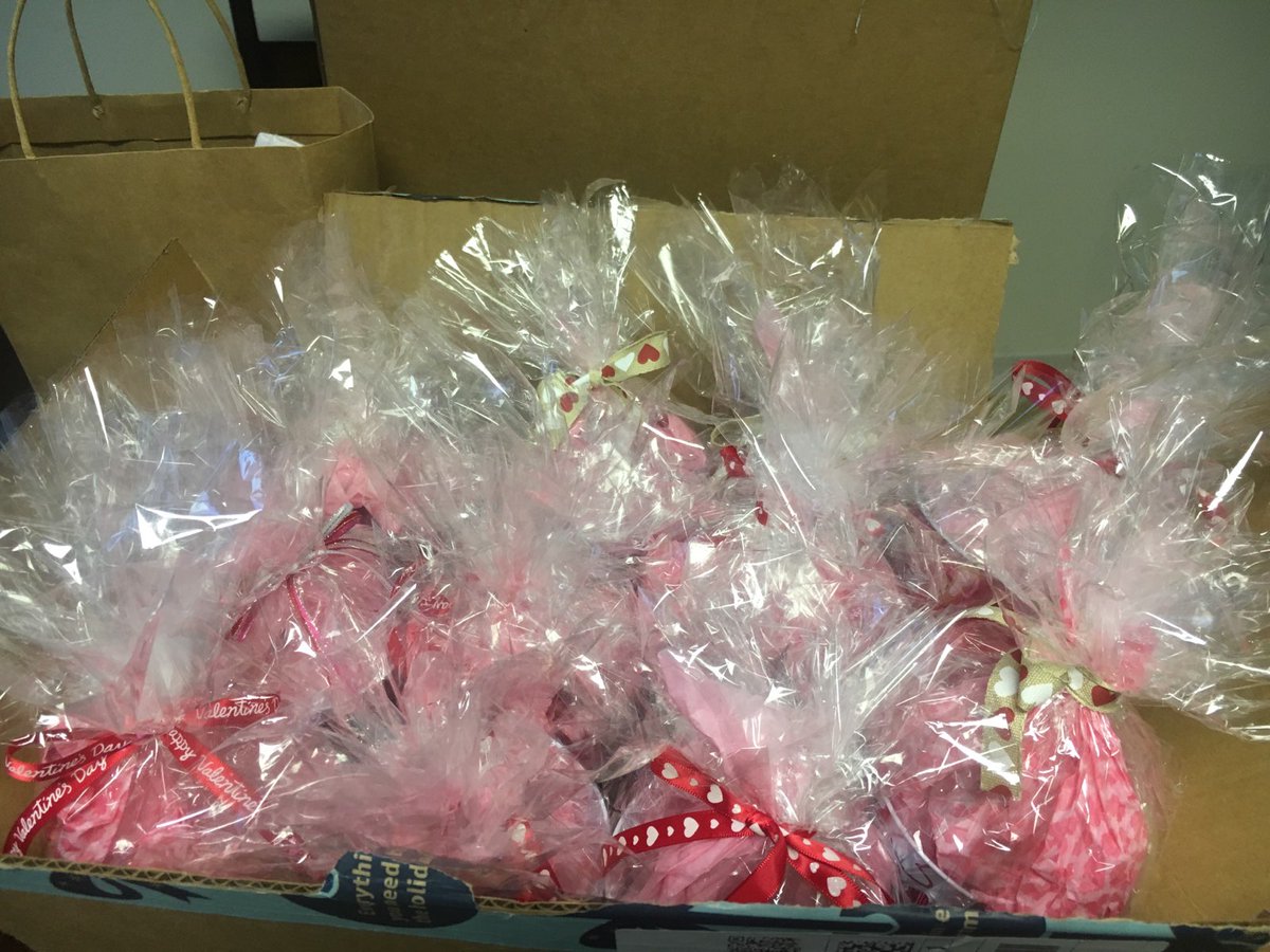 yogi0806's tweet photo. @WIS_ASISNTX we were able to share some love with our friends @nfnlnews...Valentine's Day treats https://t.co/NPN1eByw0t