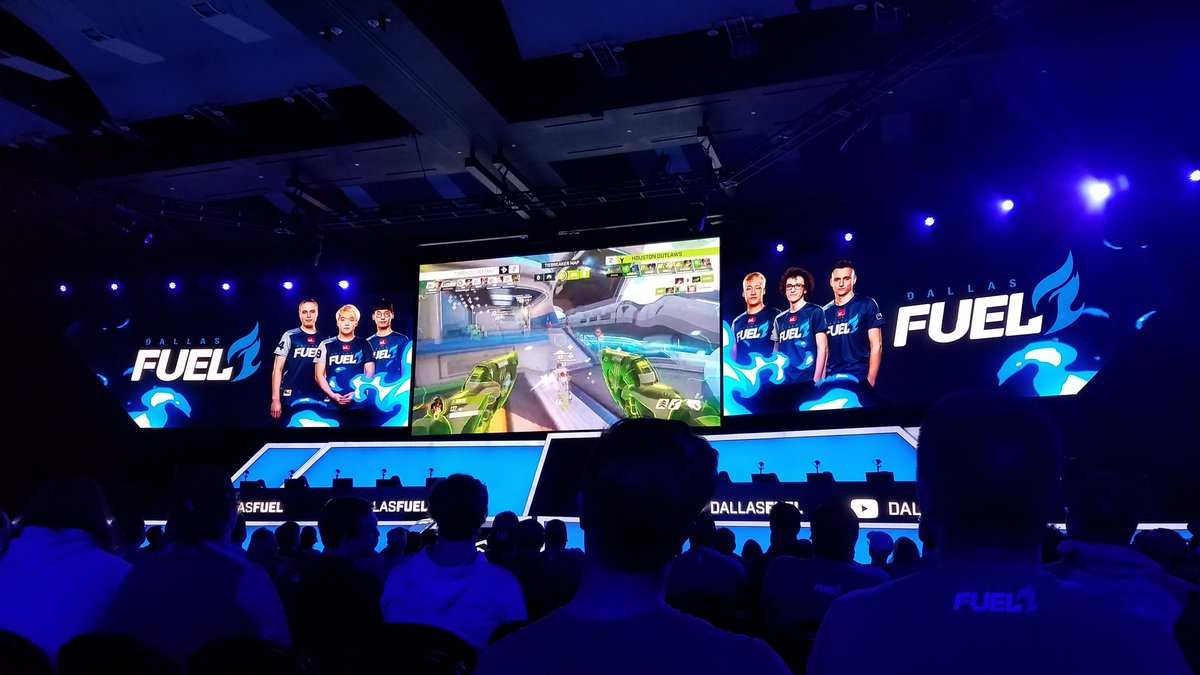 AndruxFlux's tweet photo. This place is heckin DOPE! Canyon wait for the match!
#BurnBlue #fuelwatchparty #OverwatchLeague https://t.co/nwXRw9Jf0F