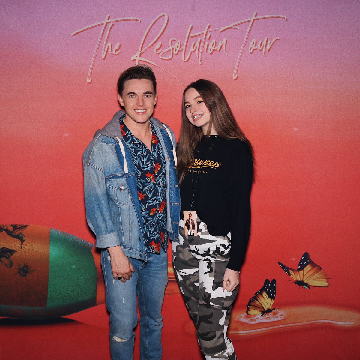 solarmadss's tweet photo. my childhood dream came true @JesseMcCartney #resolutiontour https://t.co/HBamdsrSS8