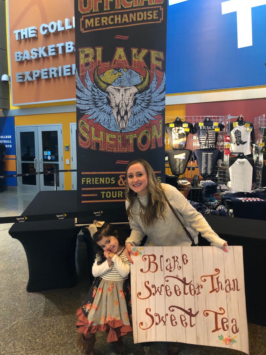 jroths2's tweet photo. 1st concert for this little girl #BSOKC ⁦@blakeshelton⁩ https://t.co/3pkjD2eOxM