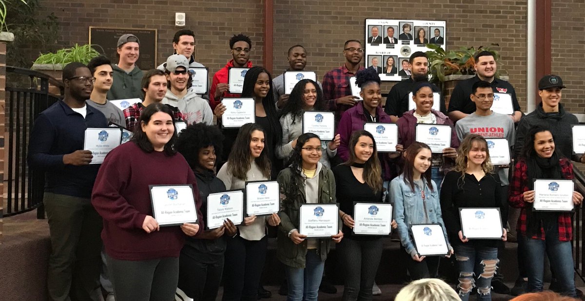 DemondTHargrove's tweet photo. @UCCweb⁩ ⁦@UnionOwls⁩ Athletes Breakfast of Champions! OwlNation 💪🏼💪🏾on the ⚽️🏀💻🏐⚾️🥍⛳️fields/ courts 💪🏾💪🏾💪🏻💪🏻er in the classroom! #champs 🥇 https://t.co/U9G88Q500A