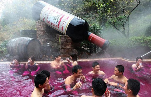 Did you know there's a hot tub in Japan that's filled with wine? Who wants to take a soak??

#wine #hottub #toronto #yyz #whitby #Oshawa #DurhamRegion