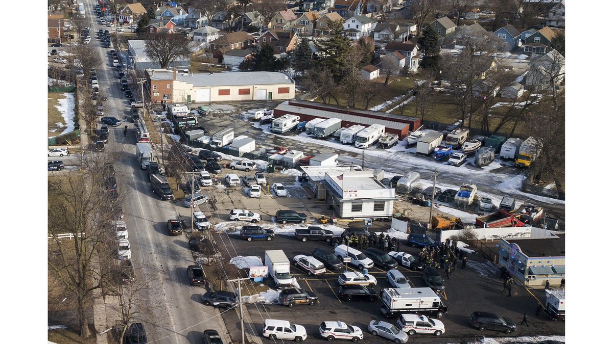 Five people killed in shooting at Aurora, Ill. manufacturing plant dlvr.it/Qz0xR5 #ARNews https://t.co/5HShOsWHbO