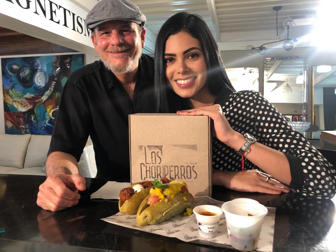 Conoce la nueva y deliciosa ocurrencia de <a href="/PANA_dero/">Juan Carlos Bruzual</a> llamada <a href="/loschoriperros/">Los choriperros</a> así como todo sobre sus cursos de Panadería en @IEPANvenezuela este Sábado desde las 9am junto a nuestra <a href="/KarielysCR/">Karielys Cuadros</a> a través de la señal <a href="/VePlus_/">VePlus_</a>