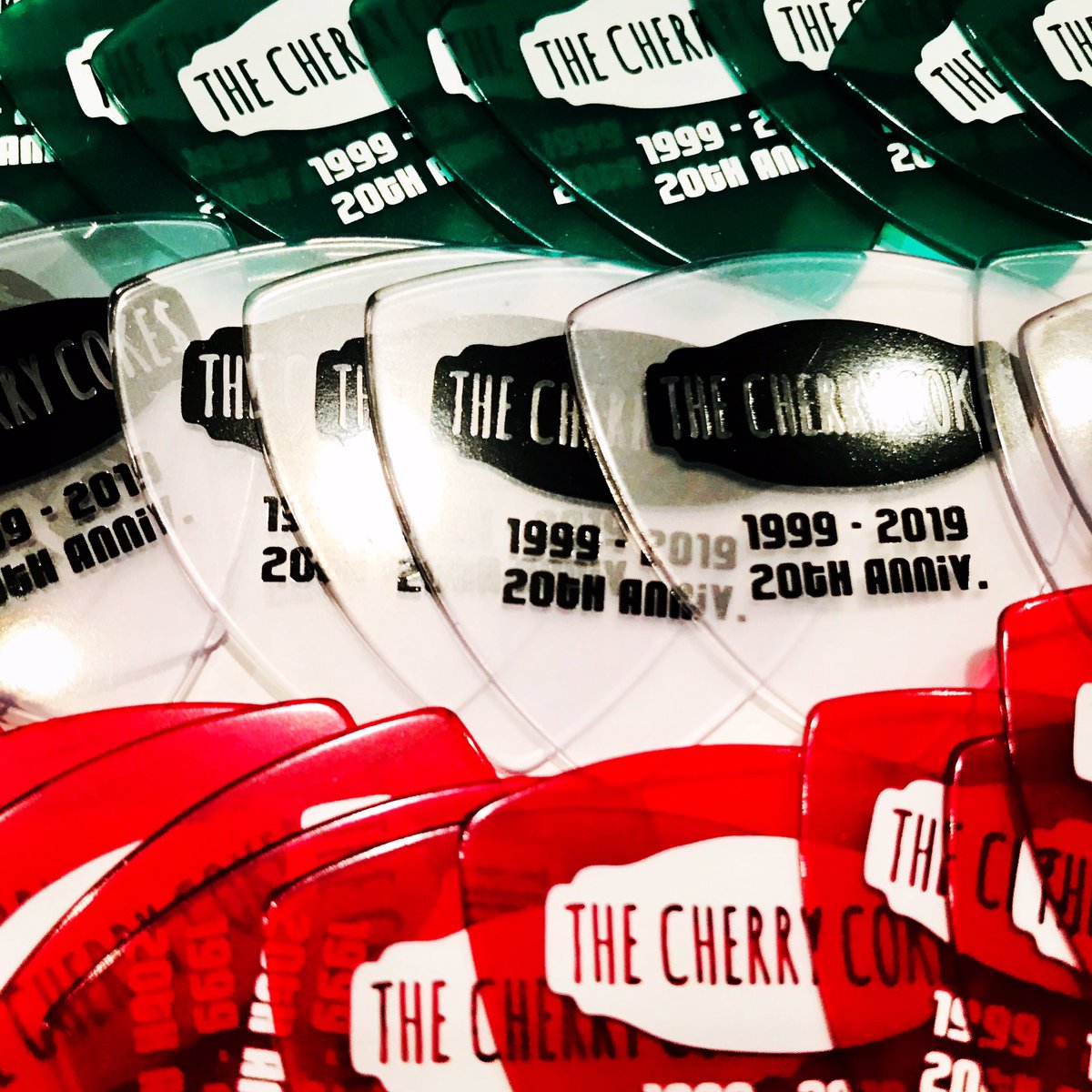 THE_CHERRYCOKES's tweet photo. 【New Merch】
-20th Anniv. Pick 3pcs set-
color:Crear Green/Crear/Crear Red
quality:PVC
price:500yen
#thecherrycokes
#チェリーコークス
#チェリコ
#pick
#plectron
#ピック https://t.co/ka28FFOAWU