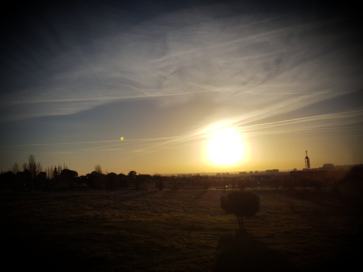 About to start a new day in #innovabilingüe19_CyLMadrid! Spent the night wondering in which party of my body to locate the languages I speak!! (Terry Lamb's plurilingual mindset conference) <a href="/CFPIdiomas/">CFP IDIOMAS</a> <a href="/educacyl/">Educación JCyL</a> <a href="/cfieburgos/">CFIE de Burgos</a>