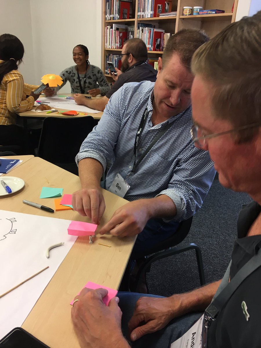 Fi_RobertsonEd's tweet image. Our ES and MS principal #innovate to keep Lola the pug dry 😆 #problemfinding @AISJ_TandL @ajferguson41067