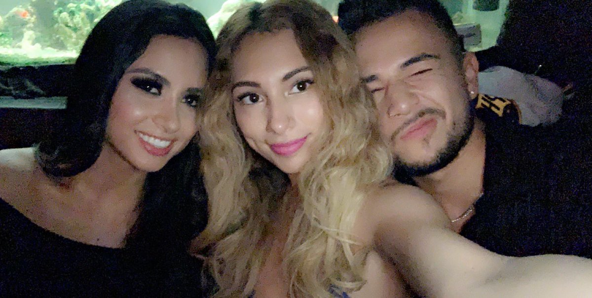 OMG the <a href="/Flirt4Free/">Flirt4Free</a> Cocktail Party tonight was lovely, happy to see @SavalosValeria @SebasNWS1 again!
💙🥰😍😘💙

#Flirt4Free #Medellin #Colombia