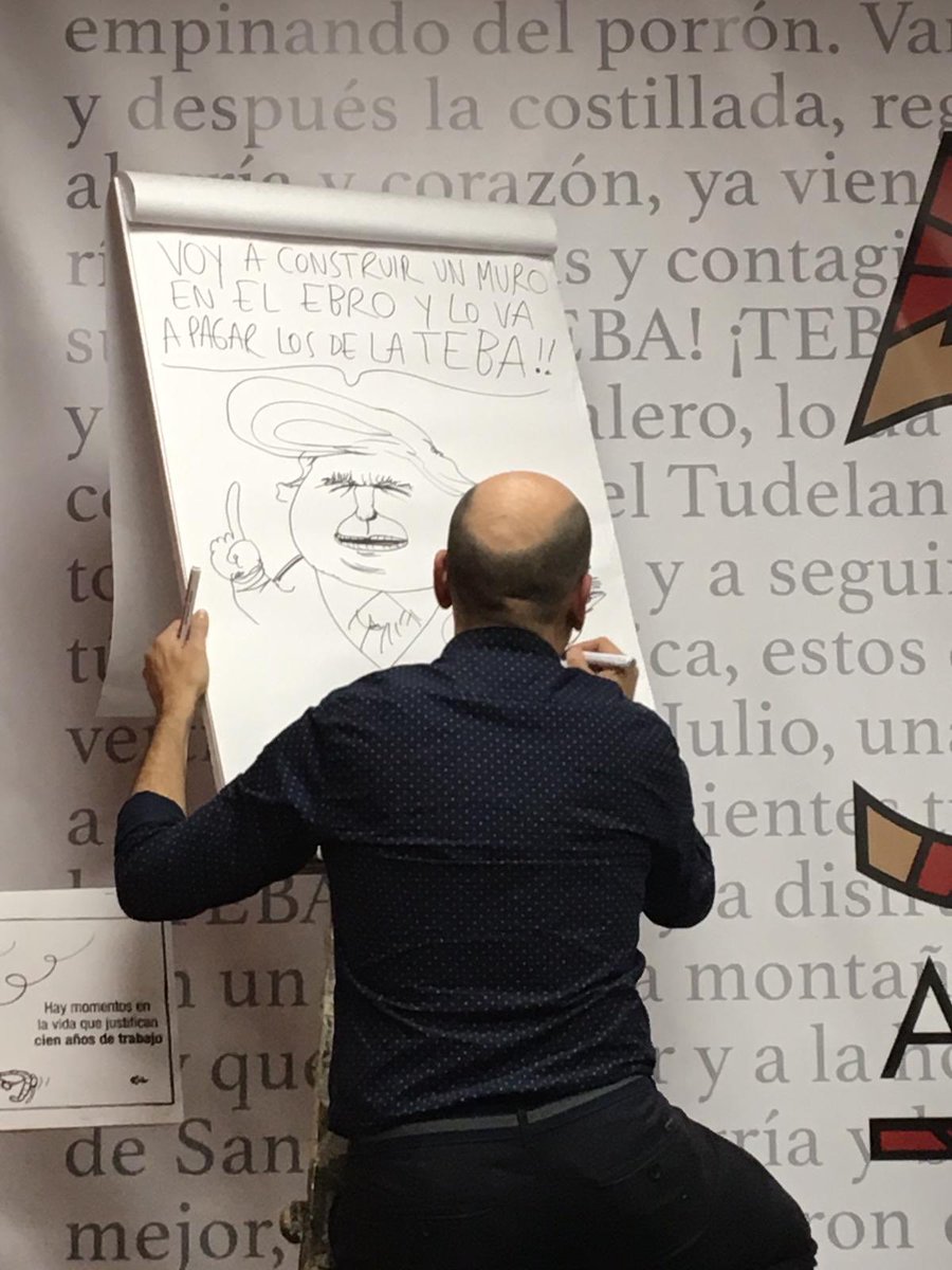 p_Teba's tweet photo. Ya era hora de que en la peña hubiera alguien que pintara algo, pero de verdad @latiradeoroz 😉 Fue una gozada escucharte y conocerte un poco más y ya sabes que en La TEBA tienes tu casa y unos amigos! Gracias por todo César! #50aniversarioTEBA #conferenciaoroz https://t.co/0F3OnfH4lo