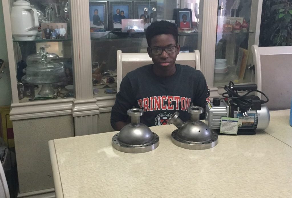 HubBucket's tweet photo. 🥇16 year old Steven #Udotong is the FIRST African American student to build a #Nuclear #Fusor
✨#Udotong created a @GoFundMe page to raise $1500 for supplies to build the #Nuclear #Fusor.
🥇#Udotong is now in the @Yale Young Global Scholar Program.
🖥️https://t.co/kXP4guzJ8P https://t.co/rtuTfqEKr8