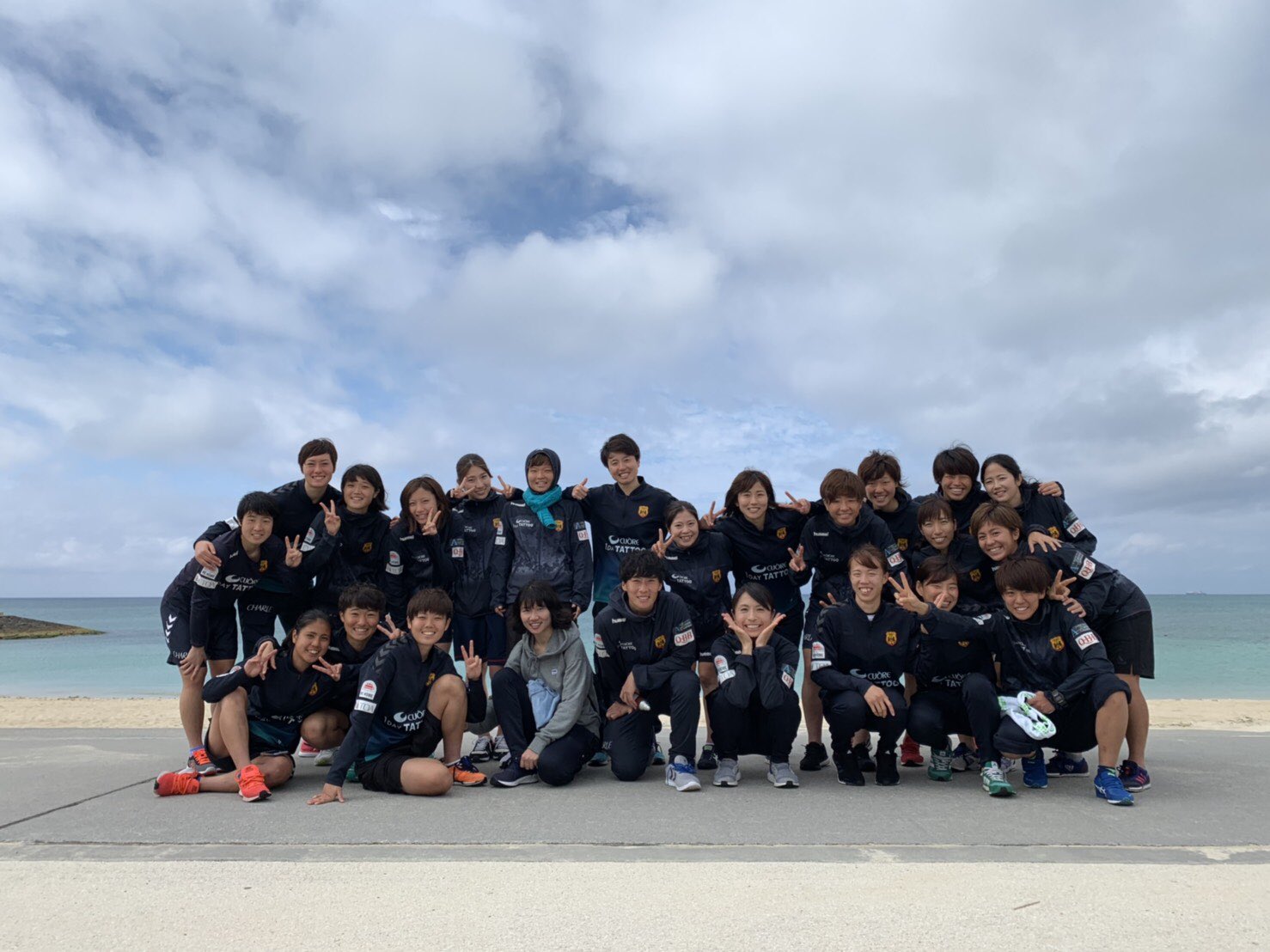仲田 歩夢 Nakada Ayu 沖縄 こんな感じです トレーニングがハードなあまり 練習後のテンションがおかしくなりがち 笑 今日は午後からサッカー教室 たのしみ