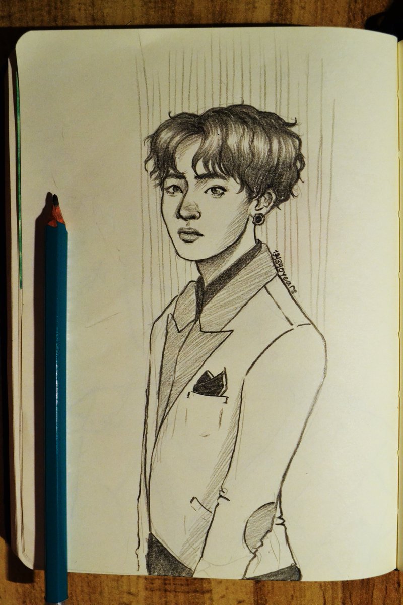 20190215 / day 46I need to see Tae with black hair, not brown, not dark blue, BLACK. (also the moment I learn how to make dynamic poses its over for you bitches)  @BTS_twt