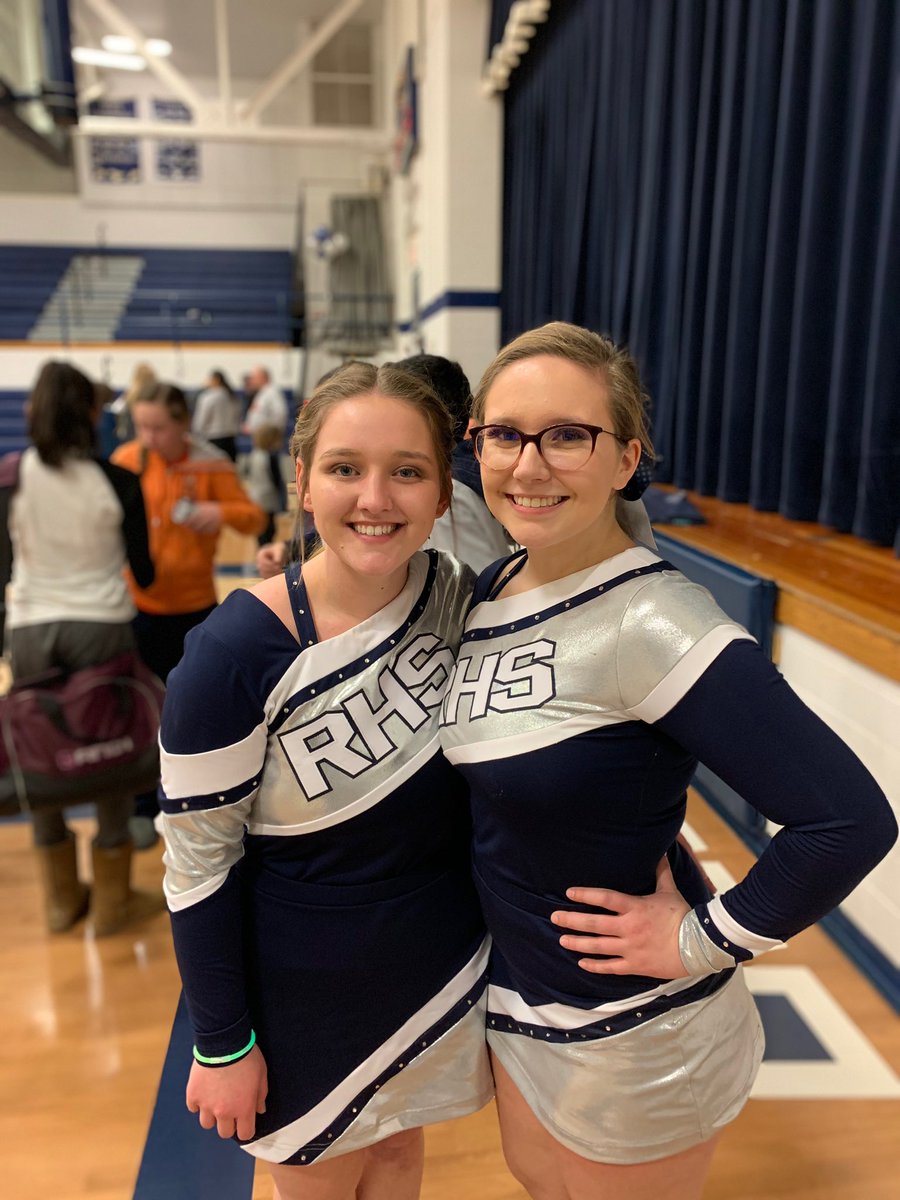 desicamper's tweet photo. Can’t believe that I won’t cheer with Journ again at a home game😭 @jsteid02 https://t.co/7YlfxFla17