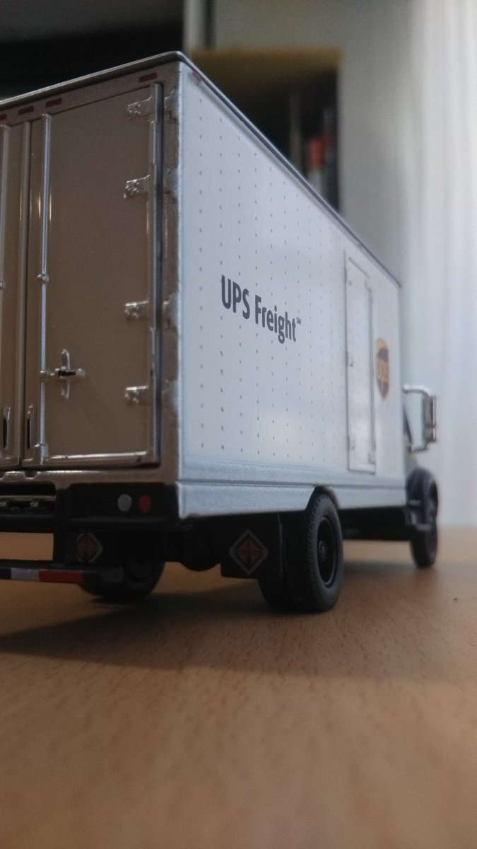 ②（開封後）
＃グリーンライト ＃Greenlight ＃HDTruck ＃UPS ＃International ＃DuraStar ＃ミニカー