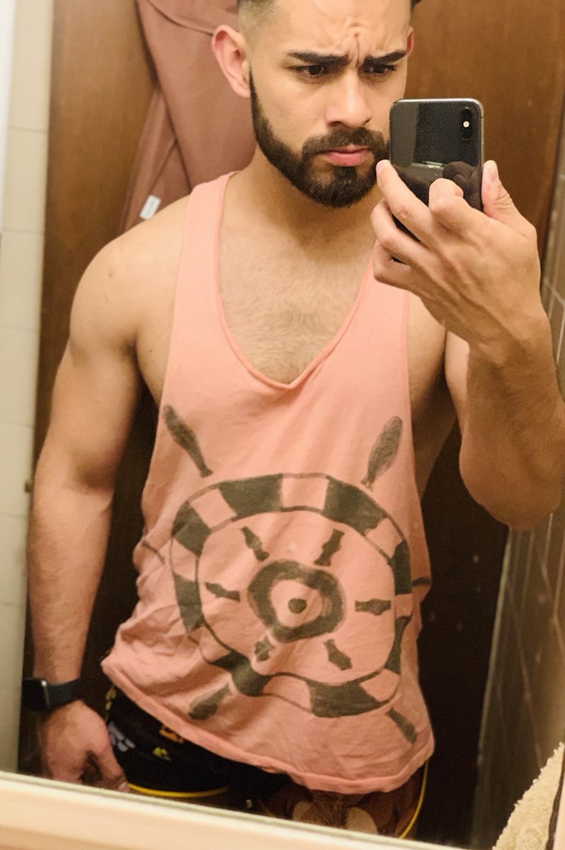 GeorgeGlezzGG's tweet photo. Qué bonito encontrar al amor de tu vida, todos los días, en la misma persona.
#YvesRocherZacatecas #iphonexs #CapitalGym #CapitalGym #GG #GGMen #WorkOut #Playa #Rusia #LiderYR #Integrarally #EquipePommeRouge #Love #Filosofia https://t.co/v4qiQO6xuA