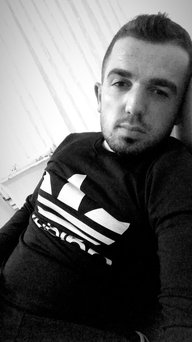 Dağ olsa yıkılırdı ben sessizce Eywallah çektim..