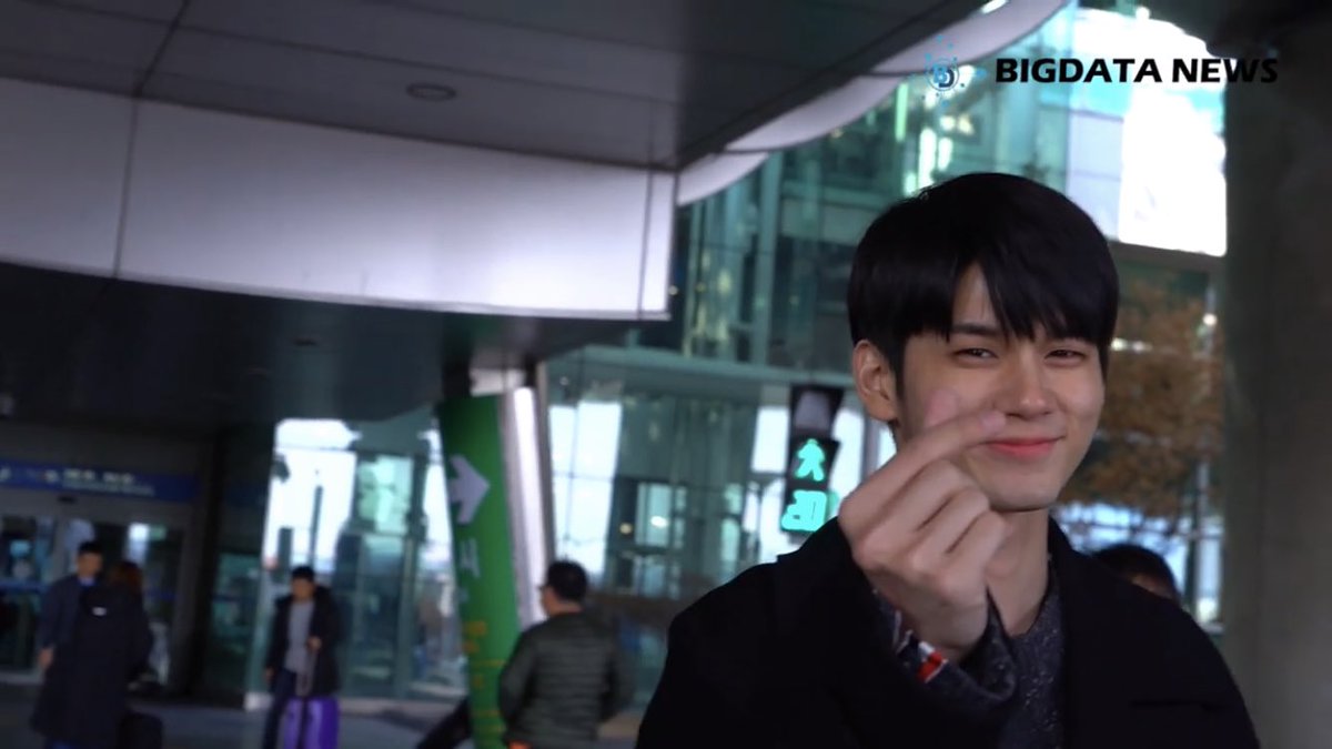 หมื่นลี้ ✨โอชิน้องแว่น tweet media