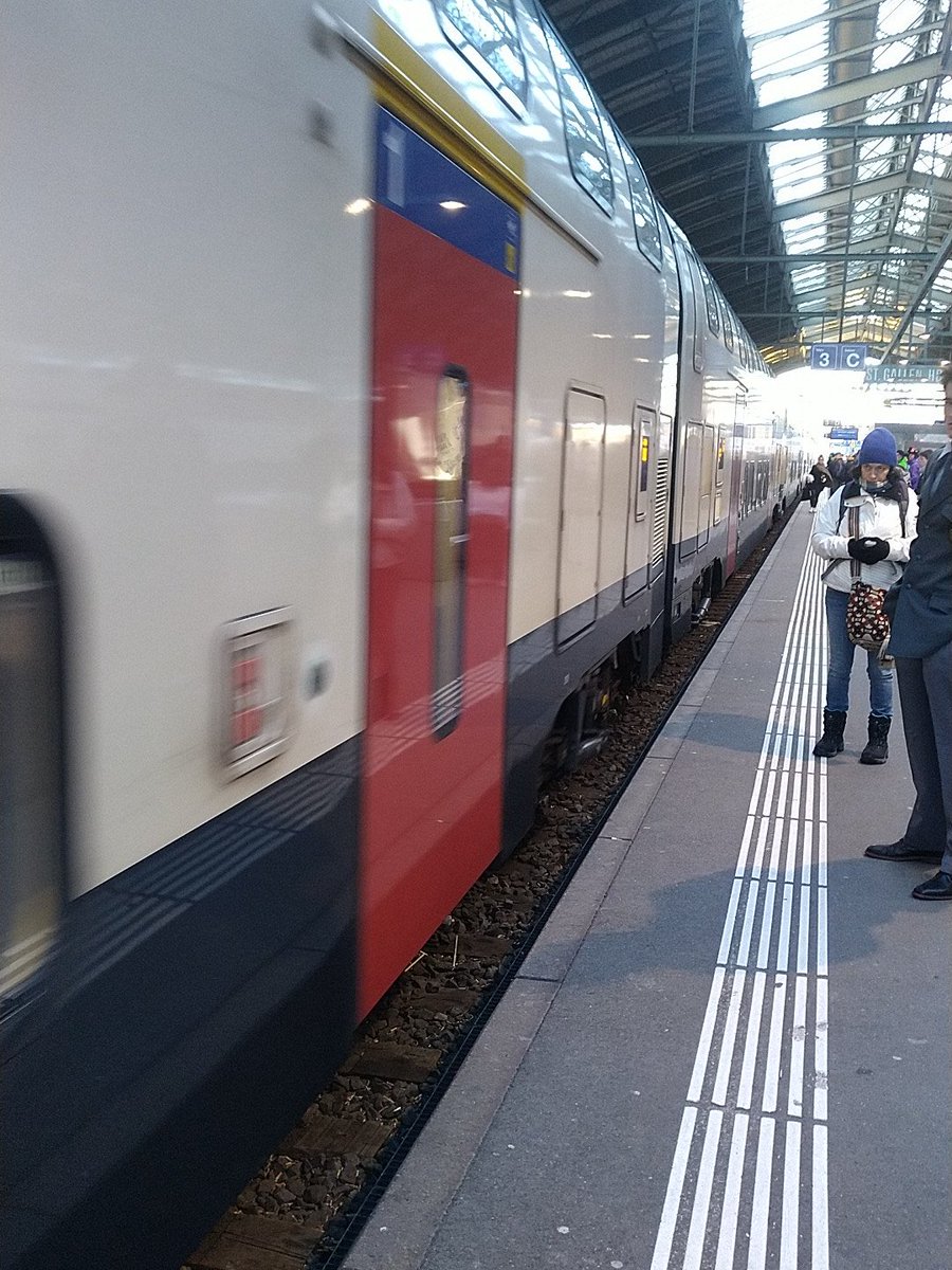 WohlgensingerN's tweet image. Ab ad #Hauptversammlung der #JCVP. Hoffentlich komm ich überhaupt an mit dem neuen #bombadier