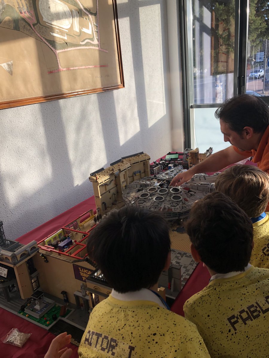 fllmadridUPM's tweet image. Los  más pequeños flipando con esta maqueta de 7.641 piezas !!!😱🚀😱
#fllspain #fllmeinspira
#fllmadridupm #somosupm
#intoorbit #muchomásquerobots
#misionmoon #morethanrobots
#intoorbit