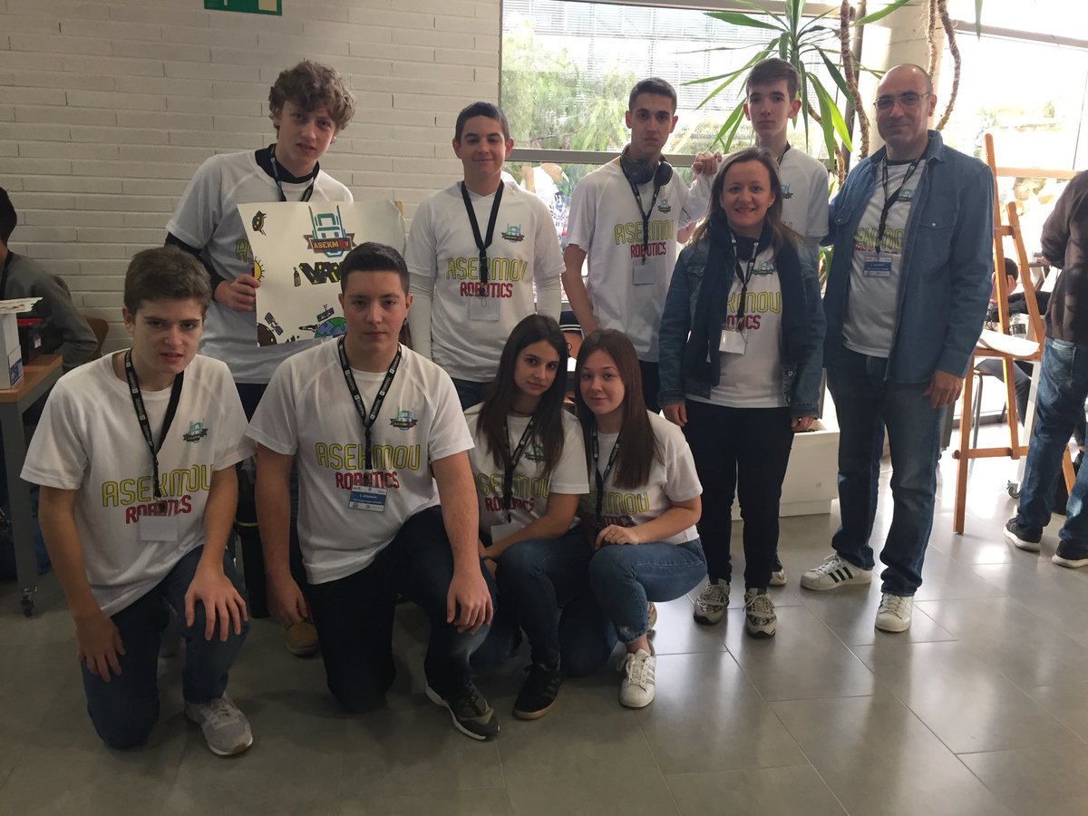 luiscajimenez's tweet image. ⁦@aSEKmov⁩  ready for the ⁦@firstlegoleague⁩ Almeria! Go Team!! ⁦@sekalboran⁩ ⁦@institucionsek⁩ #muchomasquerobots