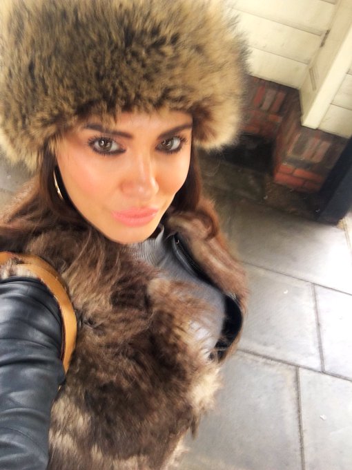 On my way to babestation 💋📞📞📞📞 https://t.co/gf5uxVVEXH
