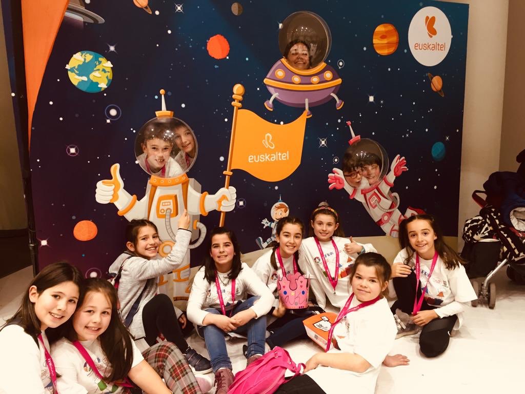 beg34Itziar's tweet photo. Lan gogor guztiaren ostean...ondo pasatzeko momentua!🚀🚀🚀 https://t.co/koSd6viyJ3