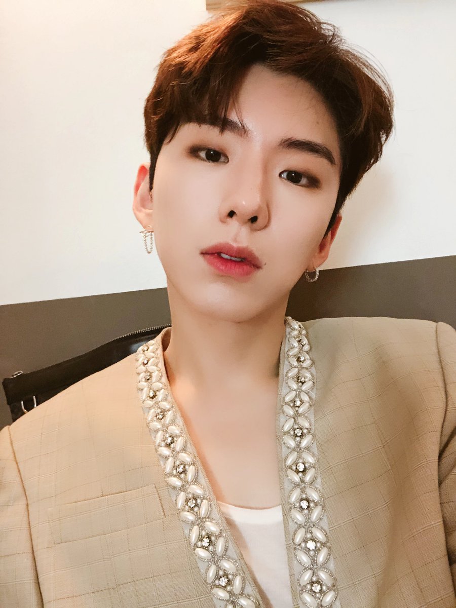 OfficialMONSTAX's tweet image. [#기현] 몬 베 베 엘 리 게 이 터 기 대 되 나 요?