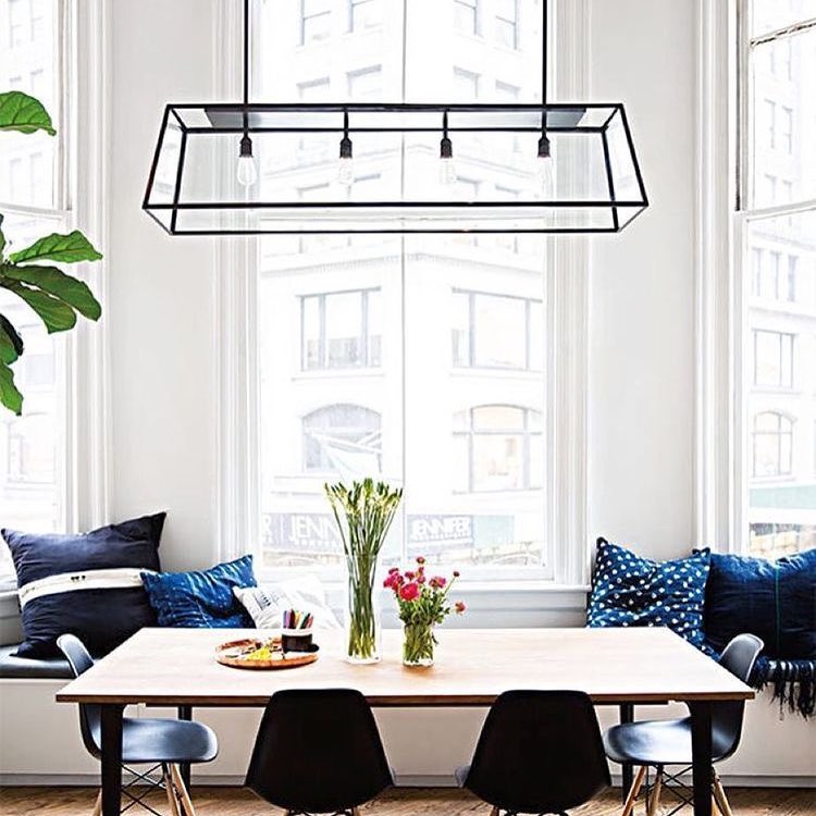 😎Looking for something to do today? Stop into our showroom and check out our selection of electronics, lighting and much more! 
#Lighting #Design #Gaming #PCRepair