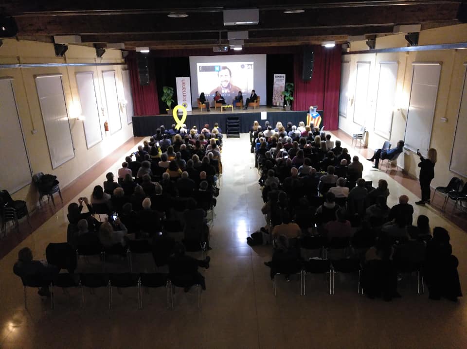 tornaran's tweet photo. Ahir ens vam presentar a #Cabrils amb el conseller @toni_comin i la @BeatrizTalegon , ara és el moment d'adherir-se per estar informats/des del nostre proper acte al #Maresme. Pq són innocents: #Tornaran
➡ https://t.co/a7EhEYew7u https://t.co/7MVP2kq0On