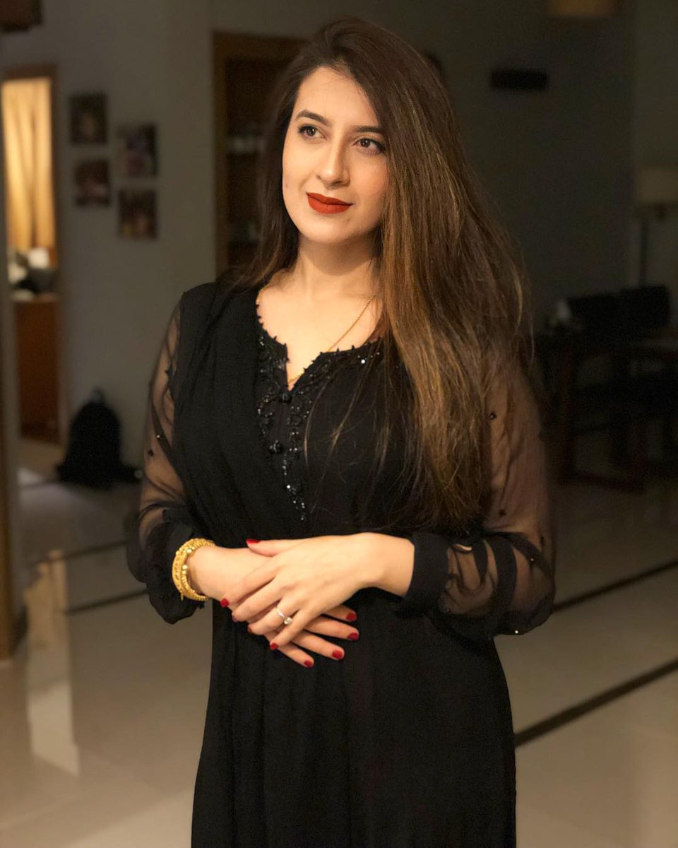 Whos the most beautiful Pakistani actress? : r/VindictaRateCelebs, image size:960x1200