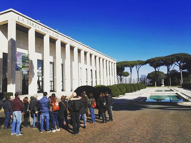 RomaSlowTour's tweet photo. Buon #sloweekend dall'#Eur dove abbiamo appena terminato il nostro #slowtour cine-architettonico.
Dopo aver macinato tanti km, ci siamo meritati un buon piatto di pasta e poi gli ultimi preparativi per il nuovo #trekkingurbano di domattina
#RomaSlowTour #slowtourism #slowtr… https://t.co/OI1aYgdtFq