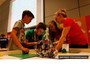World Robot Olympiad 2019 

Ausrichter des Regionalwettbewerbs in Schweinfurt sind die Wissenswerkstatt in Kooperation mit der Hochschule für angewandte Wissenschaften Würzburg- Schweinfurt (FHWS).

bit.ly/2IiPsLX