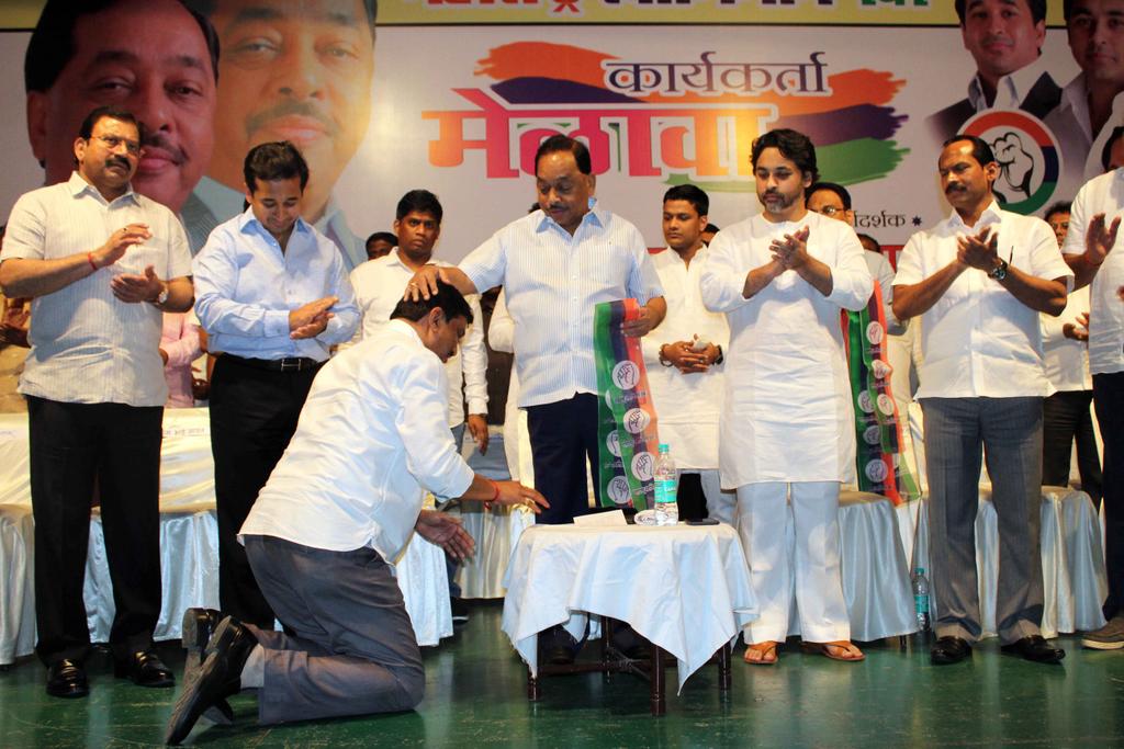 MSwabhimanPaksh's tweet photo. महाराष्ट्र स्वाभिमानमध्ये इतर पक्षातून पदाधिका-यांची प्रवेशासाठी रिघ https://t.co/4oiXVIkhCS @meNeeleshNRane @NiteshNRane https://t.co/64X1YCpoFu