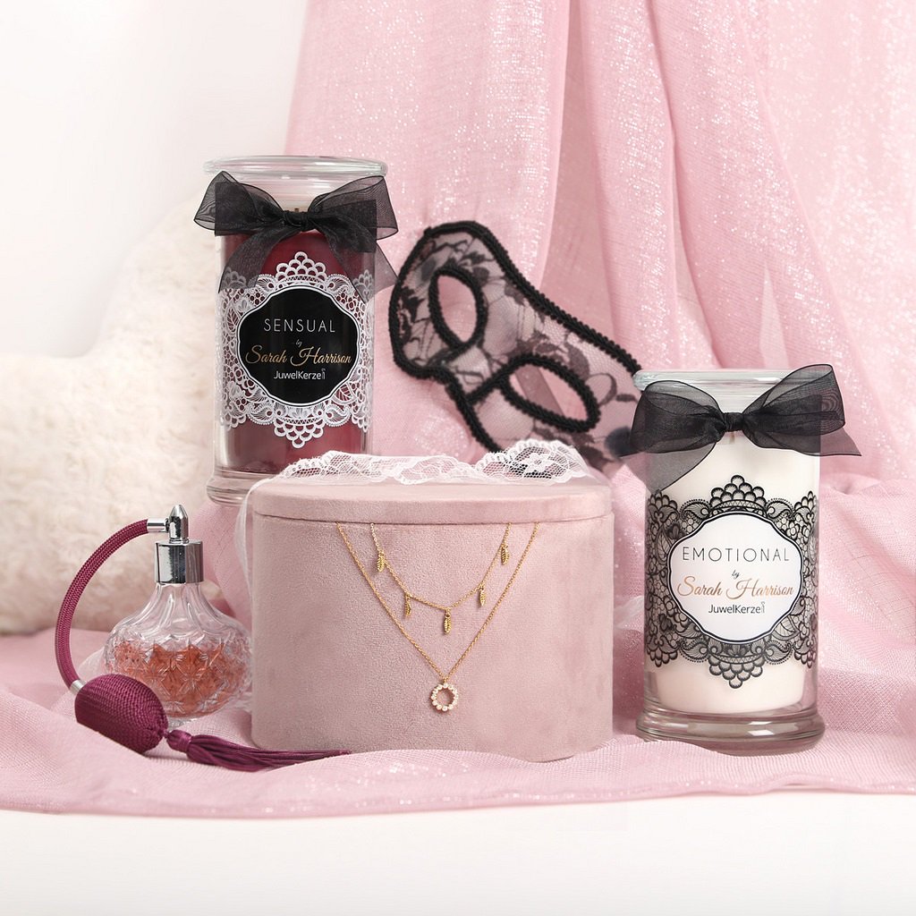 GruppoBazar's tweet photo. Candela Profumata Candy Floss Con Gioiello 
JewelCandle Su BodyBazar
https://t.co/7s4Evm2XiY

#CandelaProfumata #Gioiello #JewelCandle #BodyBazar https://t.co/ojunPf92qv