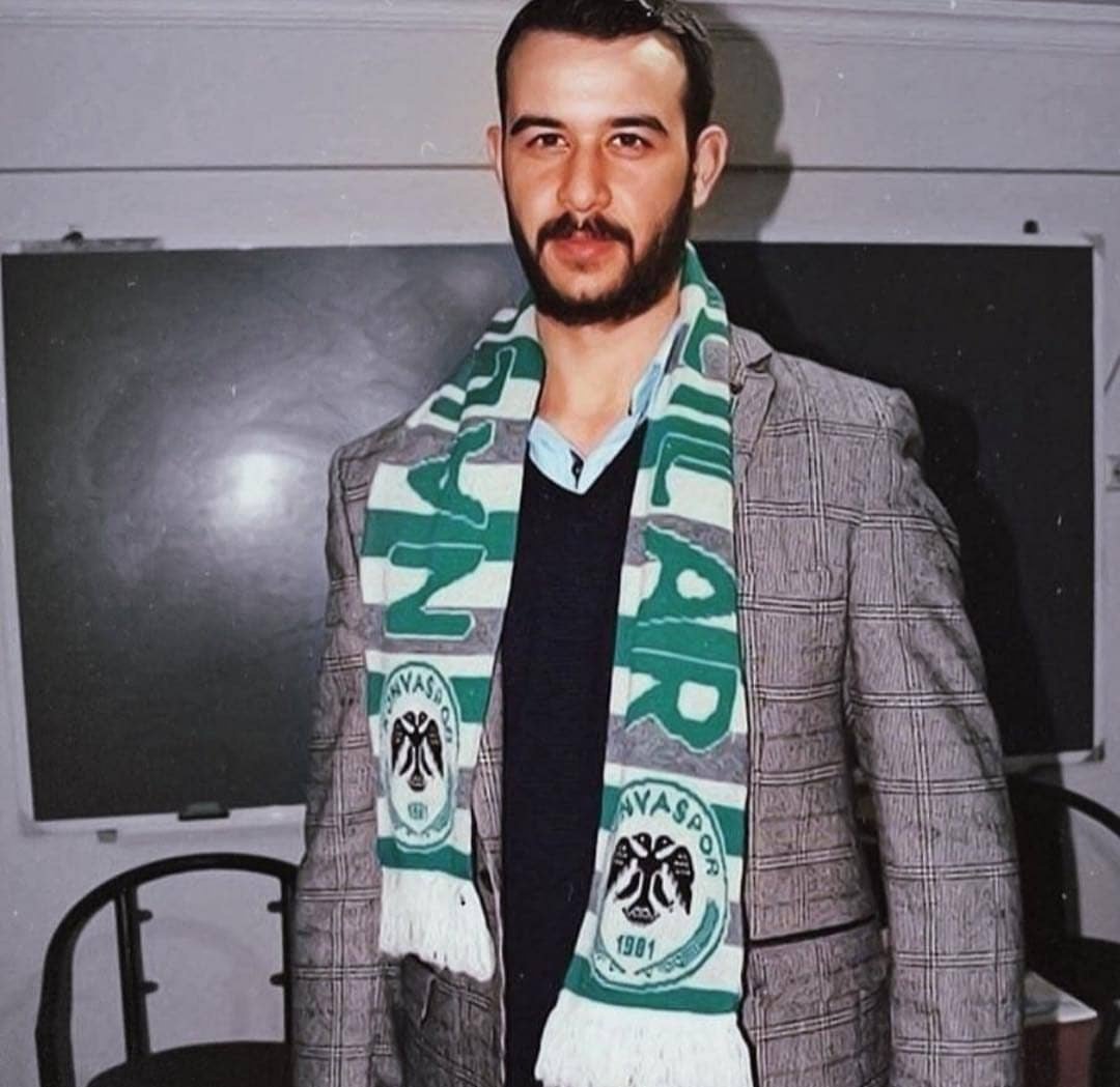 sehitcakiroglu's tweet photo. Ülkün davan olmuş, etmiş ömründen,
O ne şanlı ölümdür; bize de nasip ola! https://t.co/haWgeAEbNp