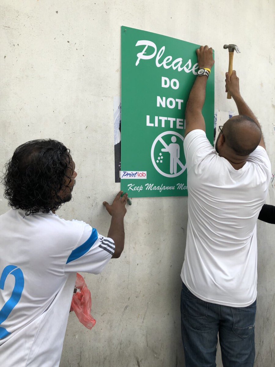 SifaMohammed's tweet photo. Maafanu medhu rayathunashaai council Azraage hihvarah ahsaribahunsaabas. Mujuthamaage  baiverivumaai eku veshi saafkurumuge program varah kaamiyaabkoh mifennani  .@azra_moosa @MaleCitymv @cnm_mv https://t.co/i3VKQIFbHm