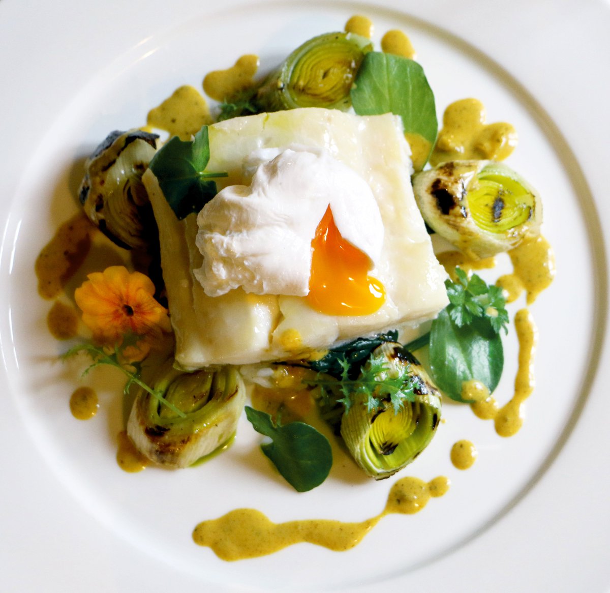 New creation - #SmokedHaddock, #poachedegg, leeks, curry sauce and #jasminerice

#thekitchenfarnborough #oxfordhshire #banbury #restaurant #newcreation
