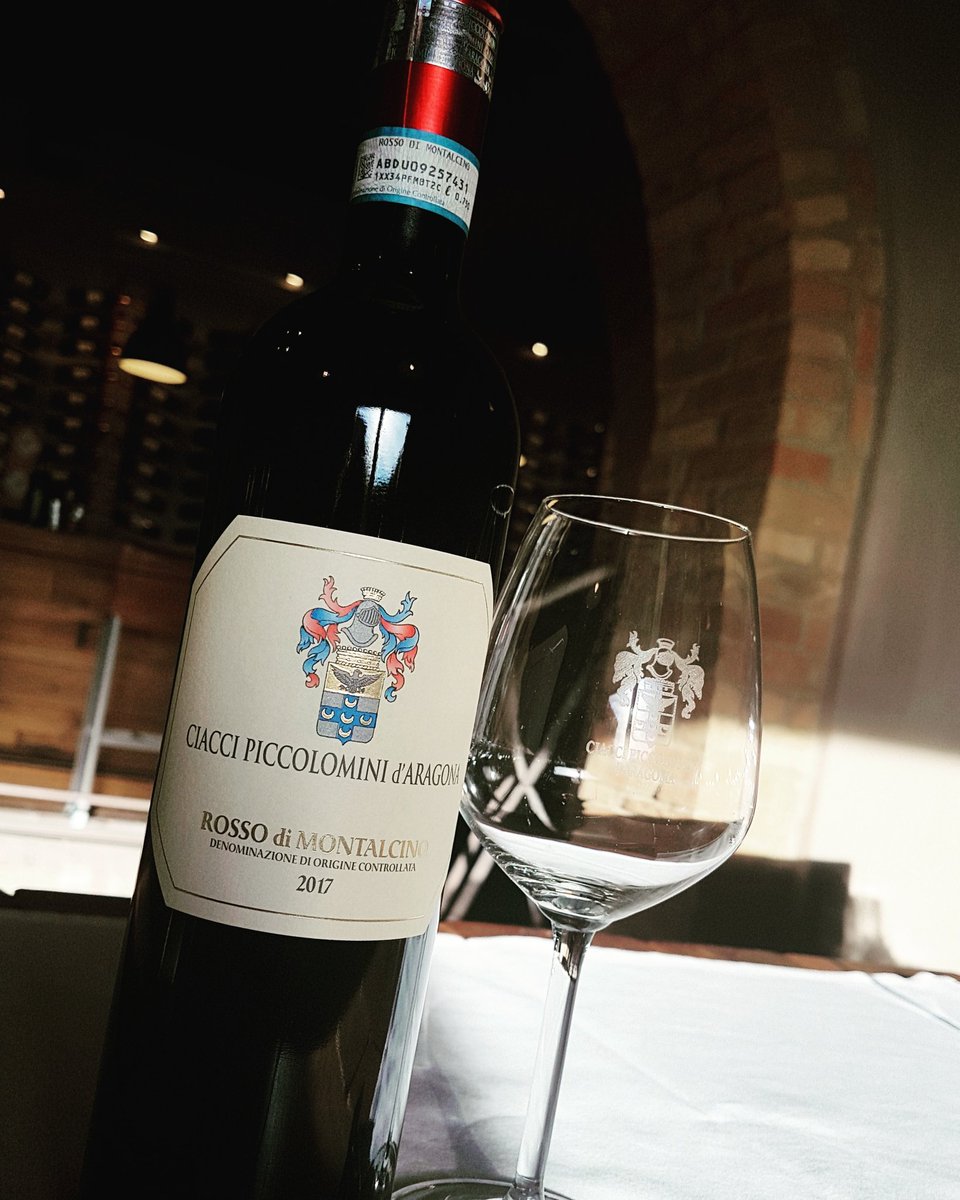 New vintages springing up!!!
Proud to introduce you Rosso di Montalcino DOC 2017!
Ready to taste?
.
.
.
#ciaccipiccolomini
#rareitalianstyle
#brunellodimontalcino
#brunellodimontalcino2014 
#rossodimontalcino
#rossodimontalcino2017
#anteprima
#newvintages