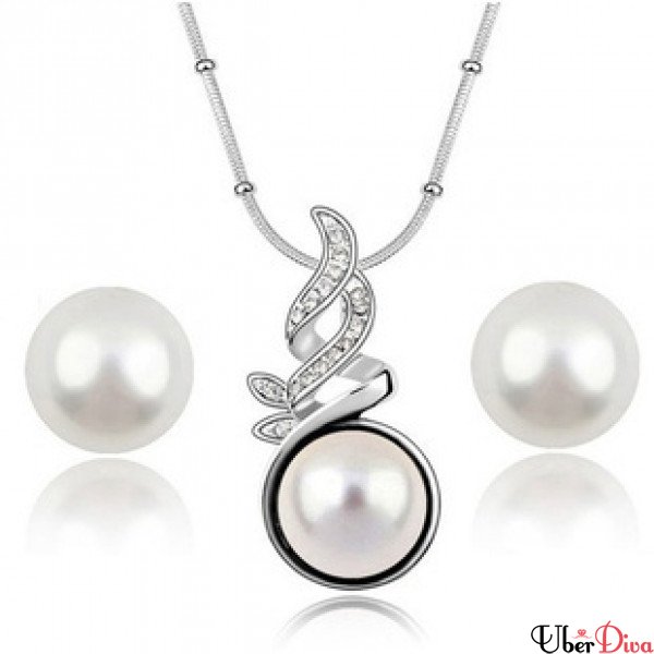 UberDivaIndia's tweet photo. 💞Don't miss out the lovely offer💞
💥50% Off💥
🤩Moon Pearl Set🤩
👉₹̶8̶9̶9̶.̶0̶0̶ ₹449.50
🛍️Shop Now- https://t.co/EaiyNXiK9p or whatsapp at 09294000000
#uberdiva #fashion #accessories #pearl #necklace #earrings #discounts #offers #cashondelivery https://t.co/VqyQuN82LO