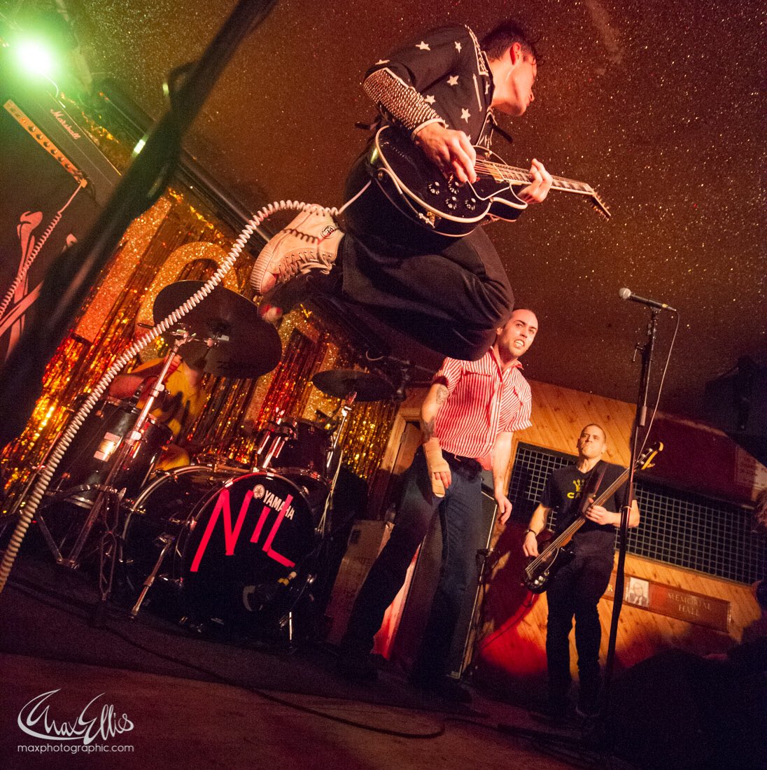 maxellislive's tweet photo. @thedirtynil at the @Moth_Club #hackneylive #dirtynil last night. Sooo good. Stand in bassist Jon gallant did an awesome job @dinealonemusic https://t.co/z3gNwbnylT