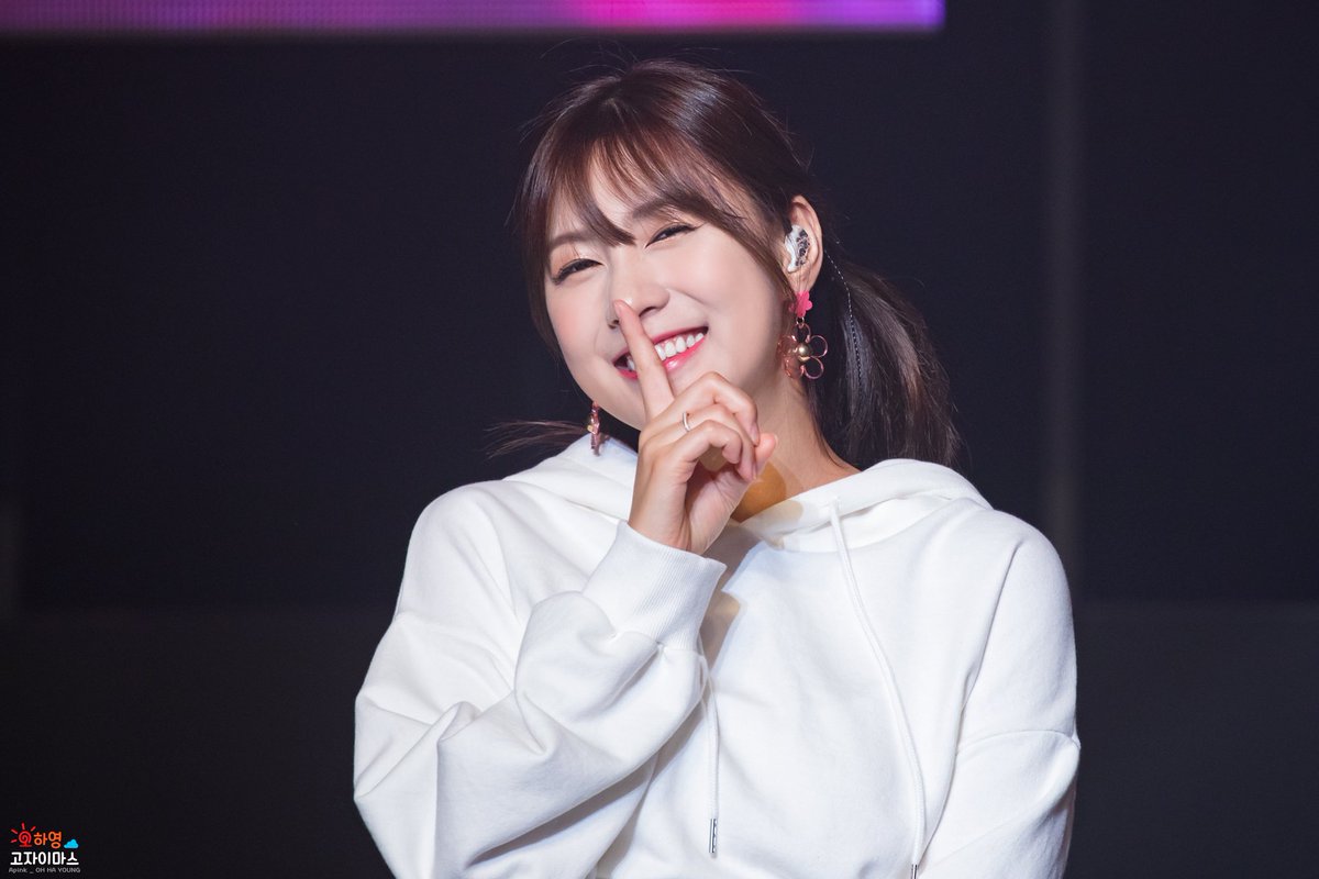 OHYgozaimasu's tweet photo. HQโ๏ธ 190203 #Apink JAPAN LIVE
#PINK_COLLECTION
#์์ดํํฌ #์คํ์ (@Apinkohy )
#Hayoung #ใใจใณ
๐คซ๐คคโค https://t.co/qqQbHvWwZA