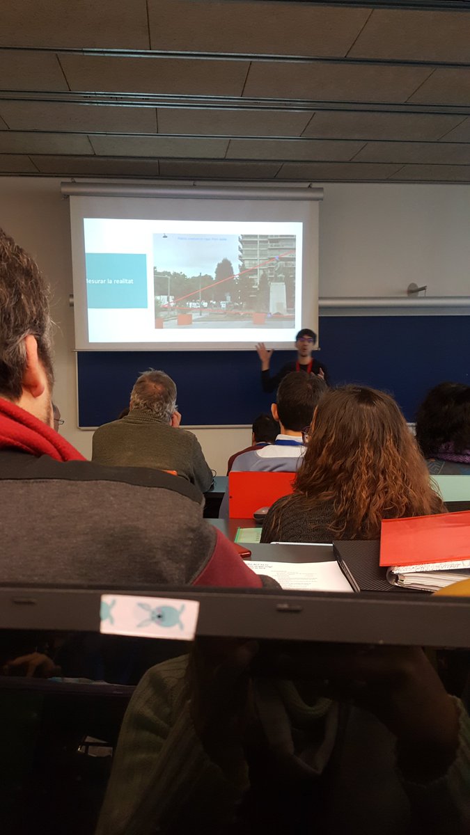 PaulaArrebola's tweet image. Fantàstica jornada de GeoGebra! Només començant la jornada i descobrint tot un món. 
#AR #MoMaTre