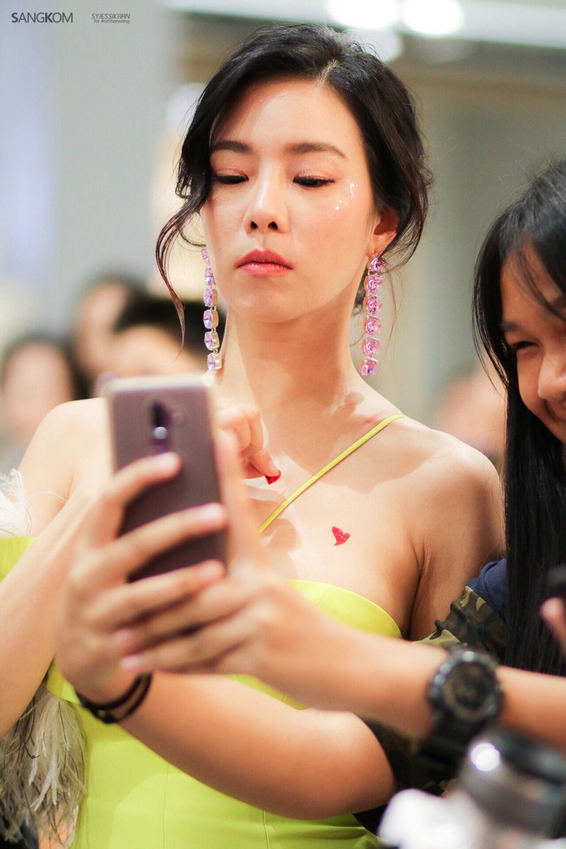 Kunkarn's tweet photo. My Valentine ❤️ #crishorwang https://t.co/fgbp6r7xfx