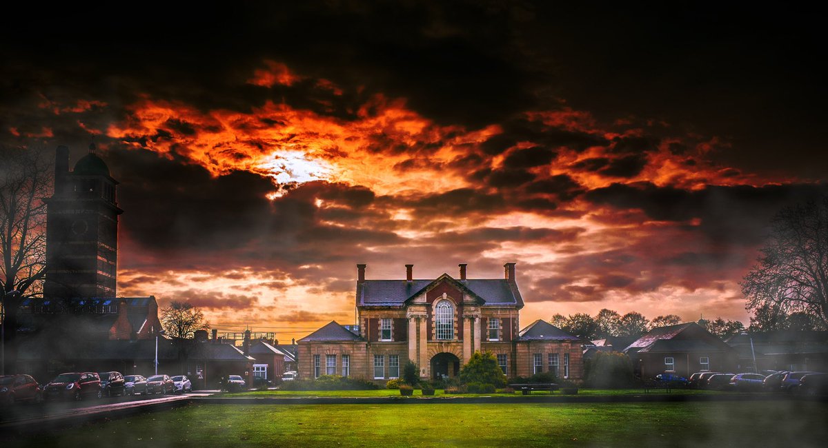 One of <a href="/eyes2me_eyes2me/">Wedding photographer in Wales.</a> amazing photos <a href="/WhitchurchHosp/">Whitchurch Hospital / Ysbyty’r Eglwys Newydd</a> #favorite