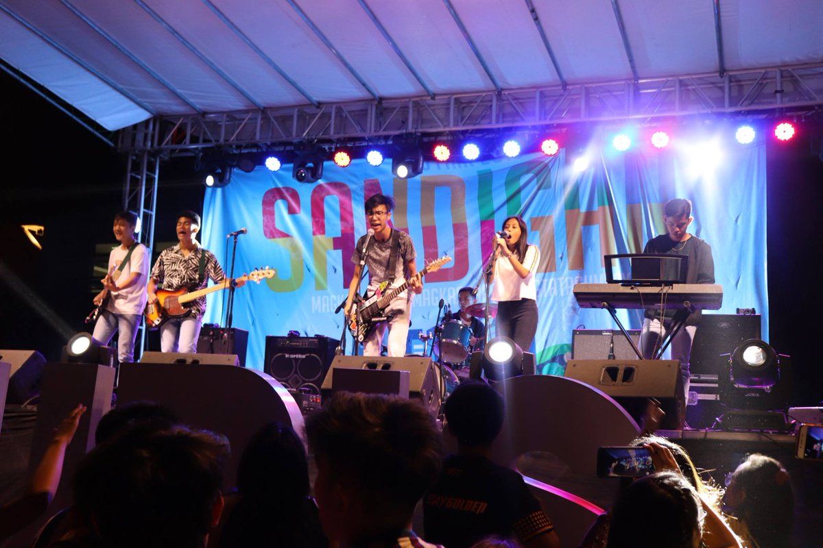 _The_Wednesdays's tweet photo. BEST 15 MINUTES OF OUR LIVES.
Salamat sa lahat ng naki-talon, naki-sigaw at naki-baliw saamin!! 
Hanggang sa uulitin! 🤘🤘🤘🤘🤘 

Muli, kami ang The Wednesdays. https://t.co/VkXYENIon9