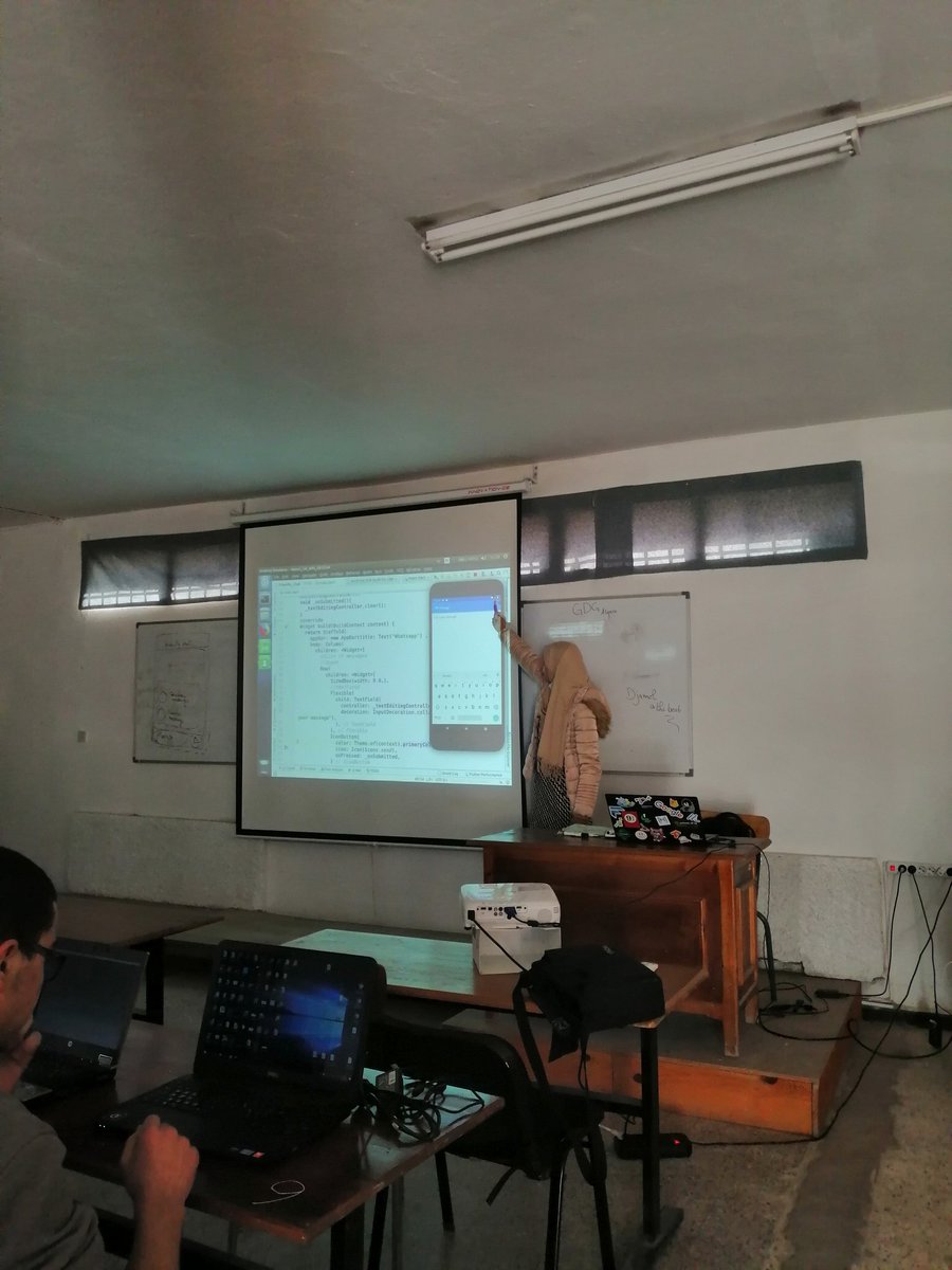 GDG_Algiers's tweet image. We have started and everyone here got his hands on the magic 🤩 &quot;@flutterio&quot;

#Flutter #FlutterStudyJams #StudyJams2019 #flutterDev #GDGAlgiers #GDG