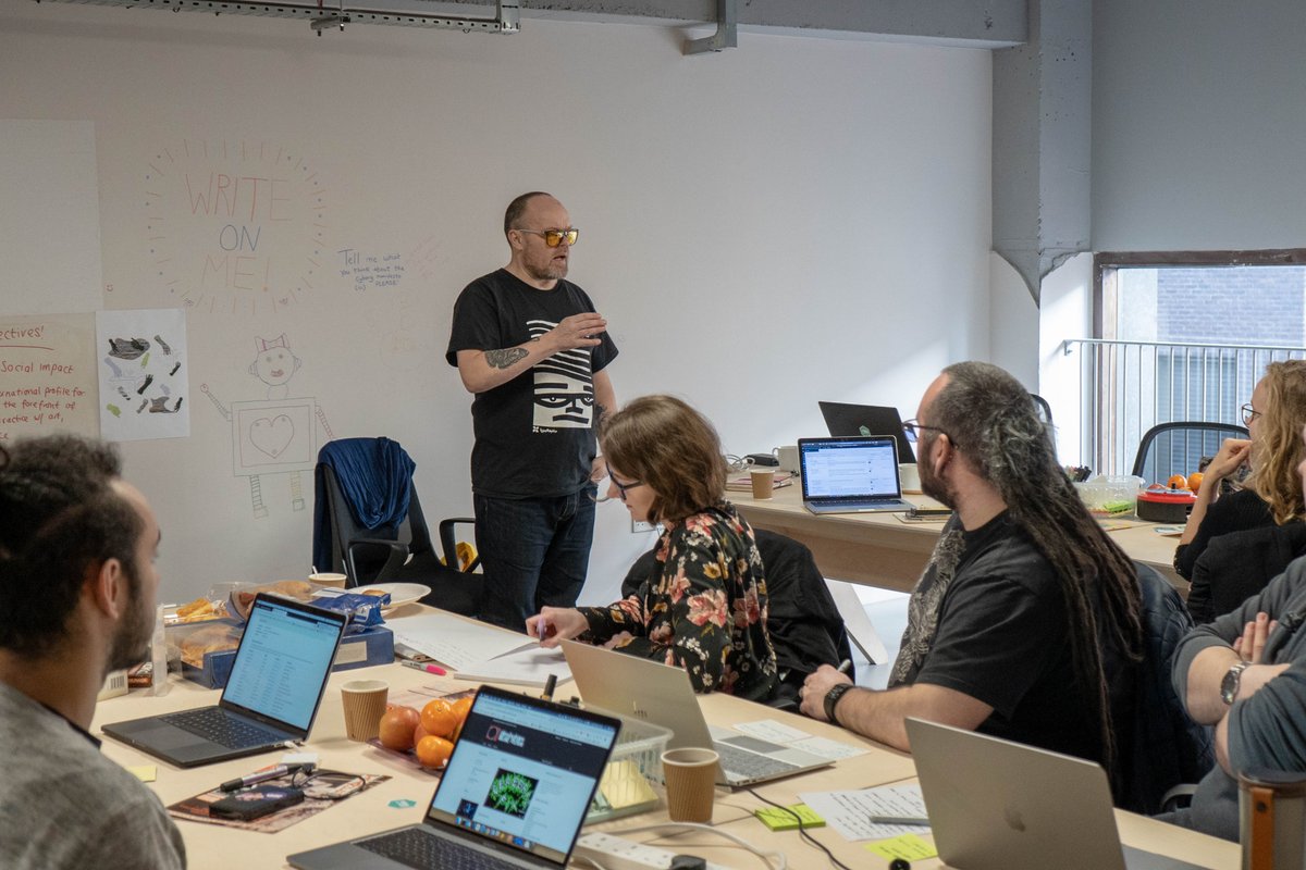 The awesome <a href="/jezc/">jezc</a> from @brummusicpics telling us about the wealth of data/materials as well as the issues facing an archive project the size of the Birmingham Music Archive Project. #BMAGRMXD #birminghammusic #musicheritage <a href="/BOMlab/">BOM</a> <a href="/BM_AG/">Birmingham Museum and Art Gallery</a>