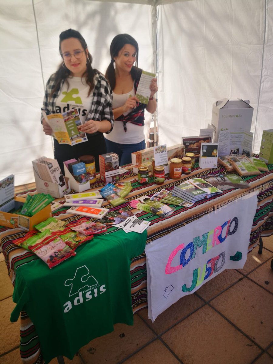 AdsisCanarias's tweet photo. Ya lo sabes !!! Desde Fundación Adsis Canarias,con el Proyecto de Jóvenes al ritmo de rock&amp;roll ,estaremos promocionando el Comercio Justo en el Festival Vintage Bing Bang en Mogan.
@labrujulaocio https://t.co/pWKDiv9IaB